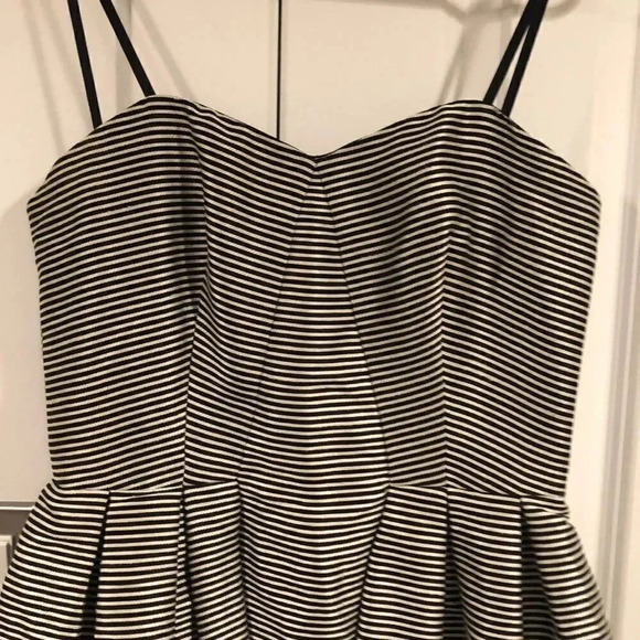 Jill Stuart Brand New Striped Strapless Dress Holiday Travel Vacation Size 4 NWT - Picture 2 of 7